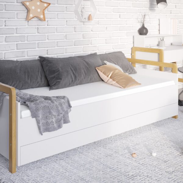 Victor Dagbed met Lades